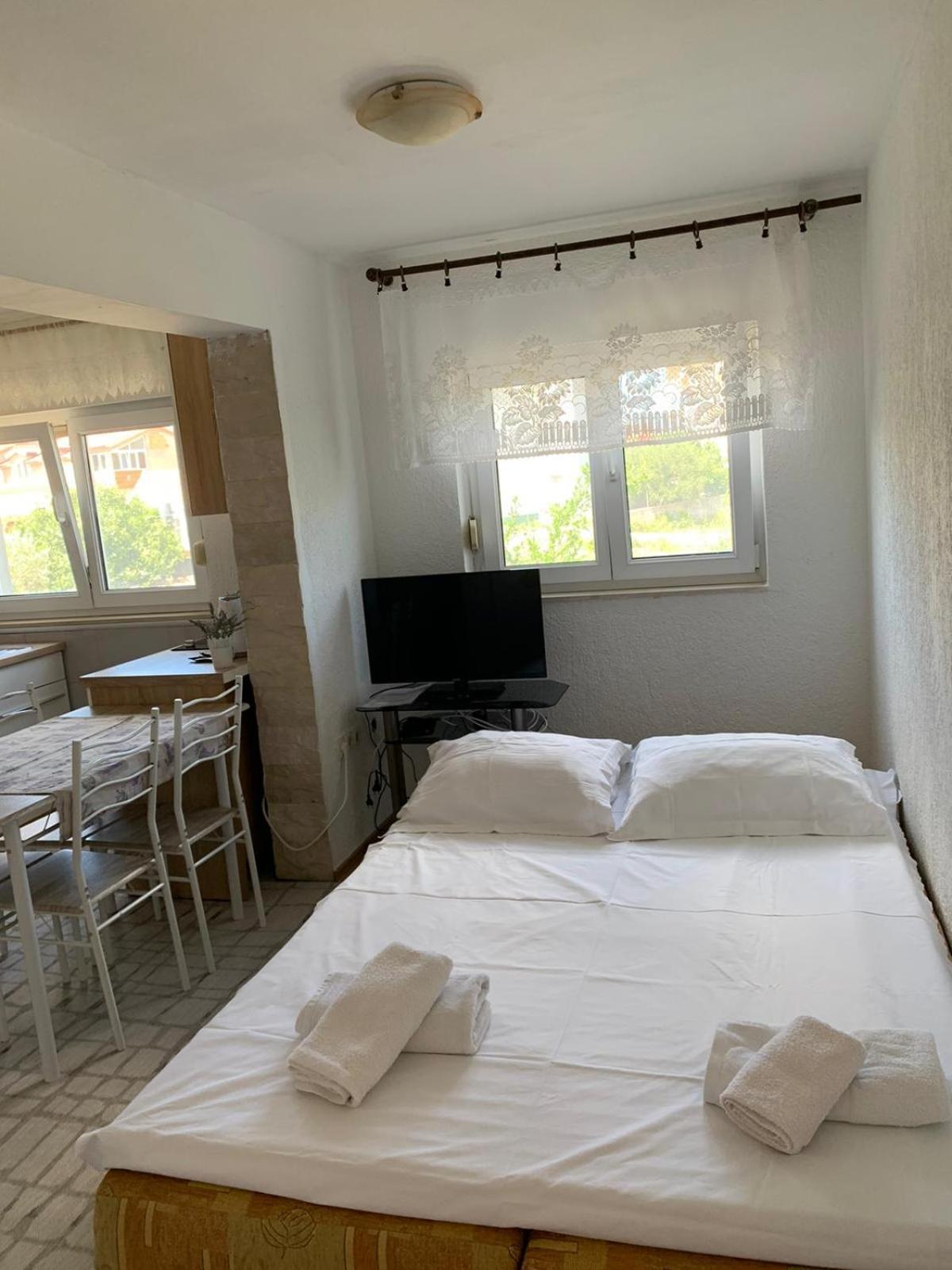 Apartmani Kutlesa Vodice Exteriör bild